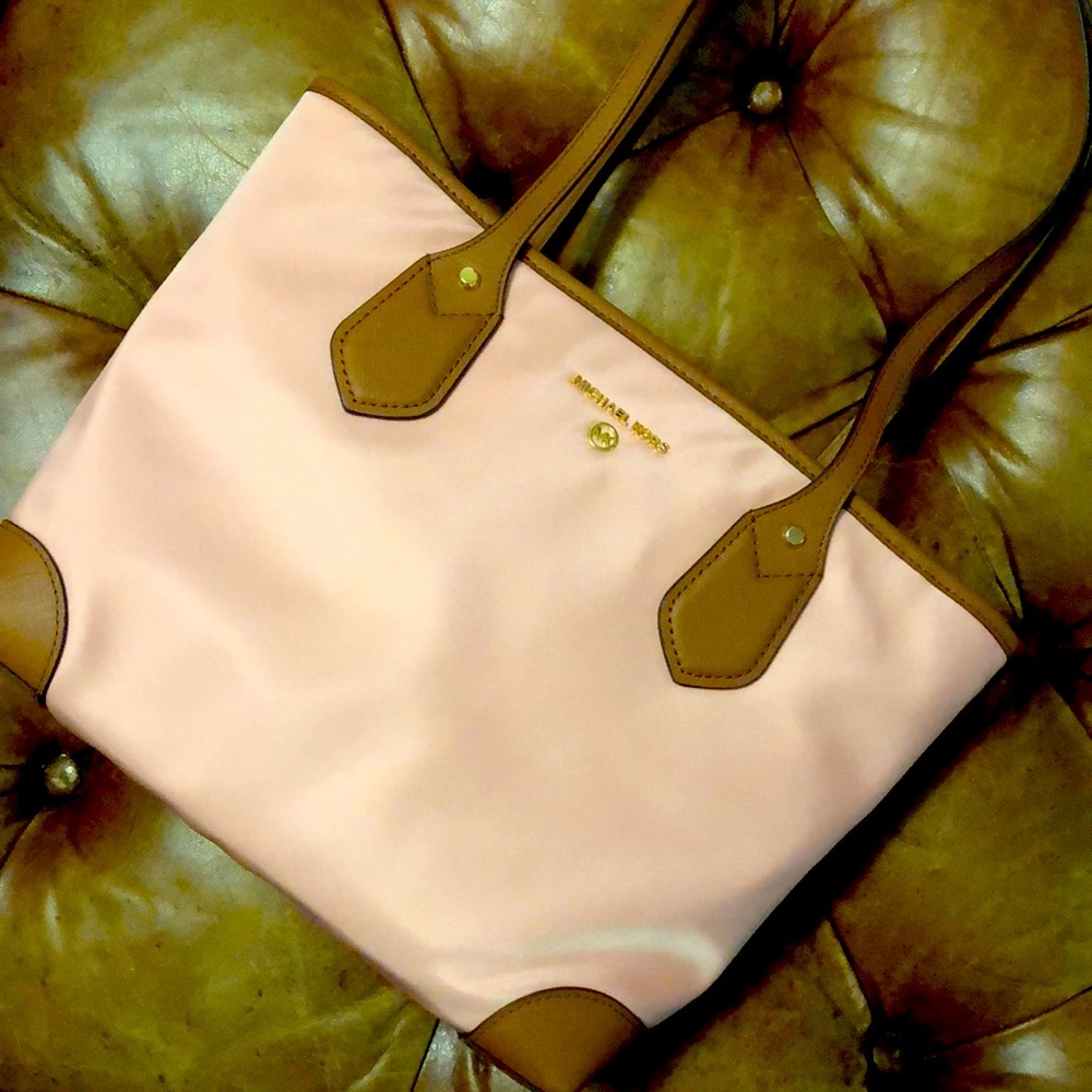 BRAND NEW! Michael Kors pink tote purse